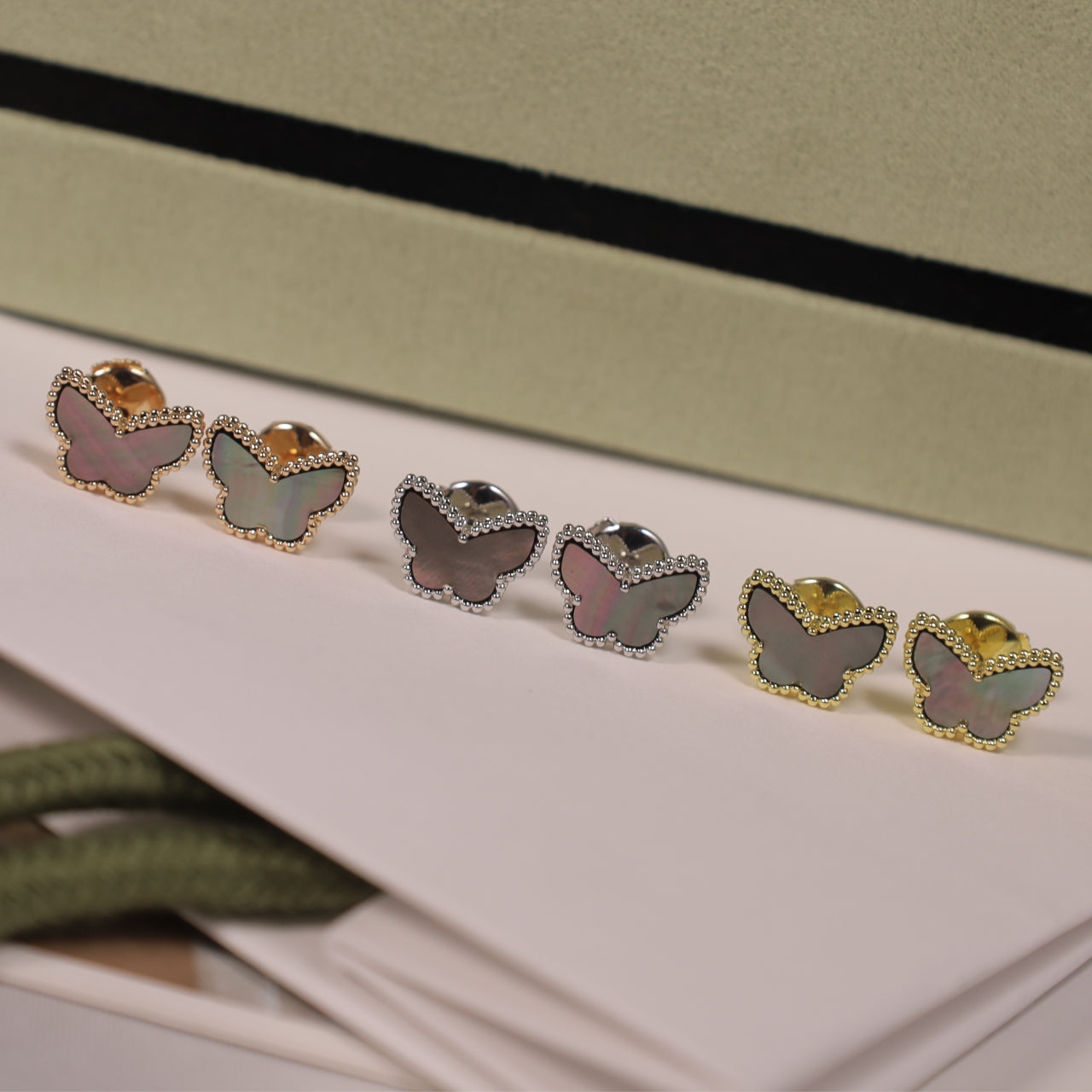 Grey shell butterfly earrings/B-050