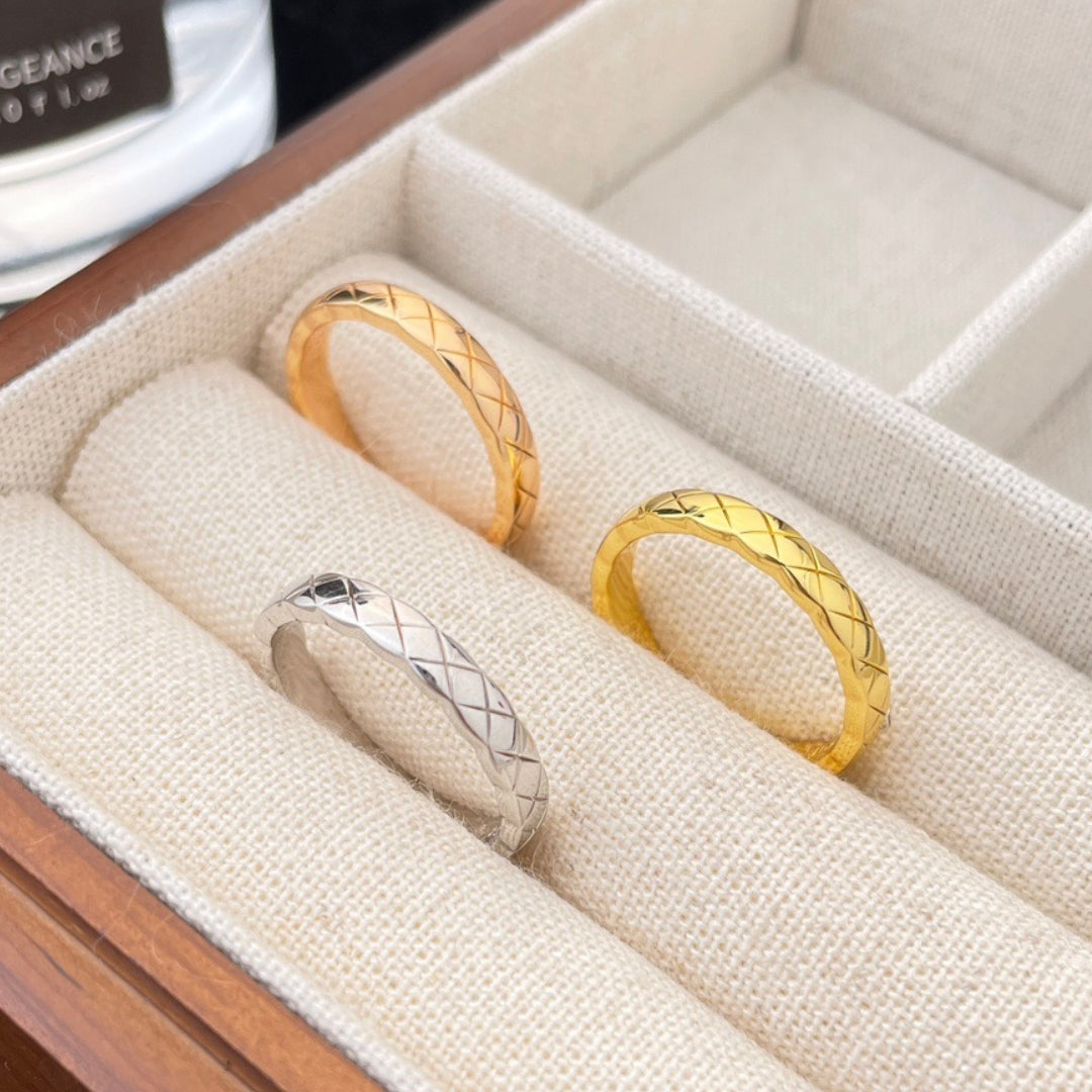 Diamond patterned ring/JZ-011