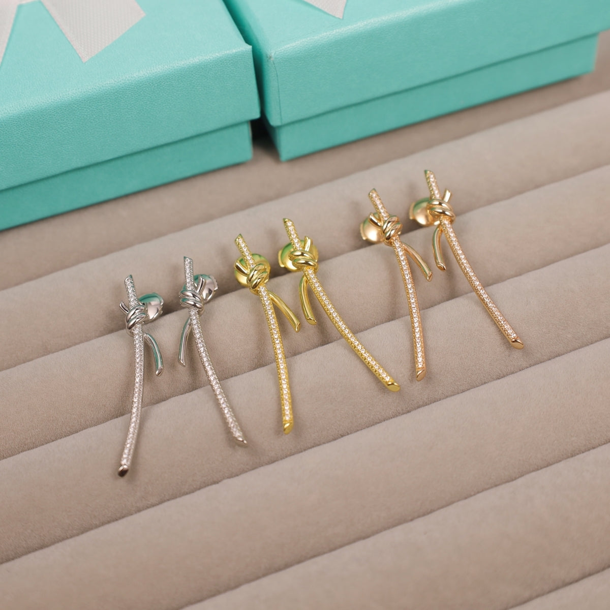 Butterfly knot earrings/B-059