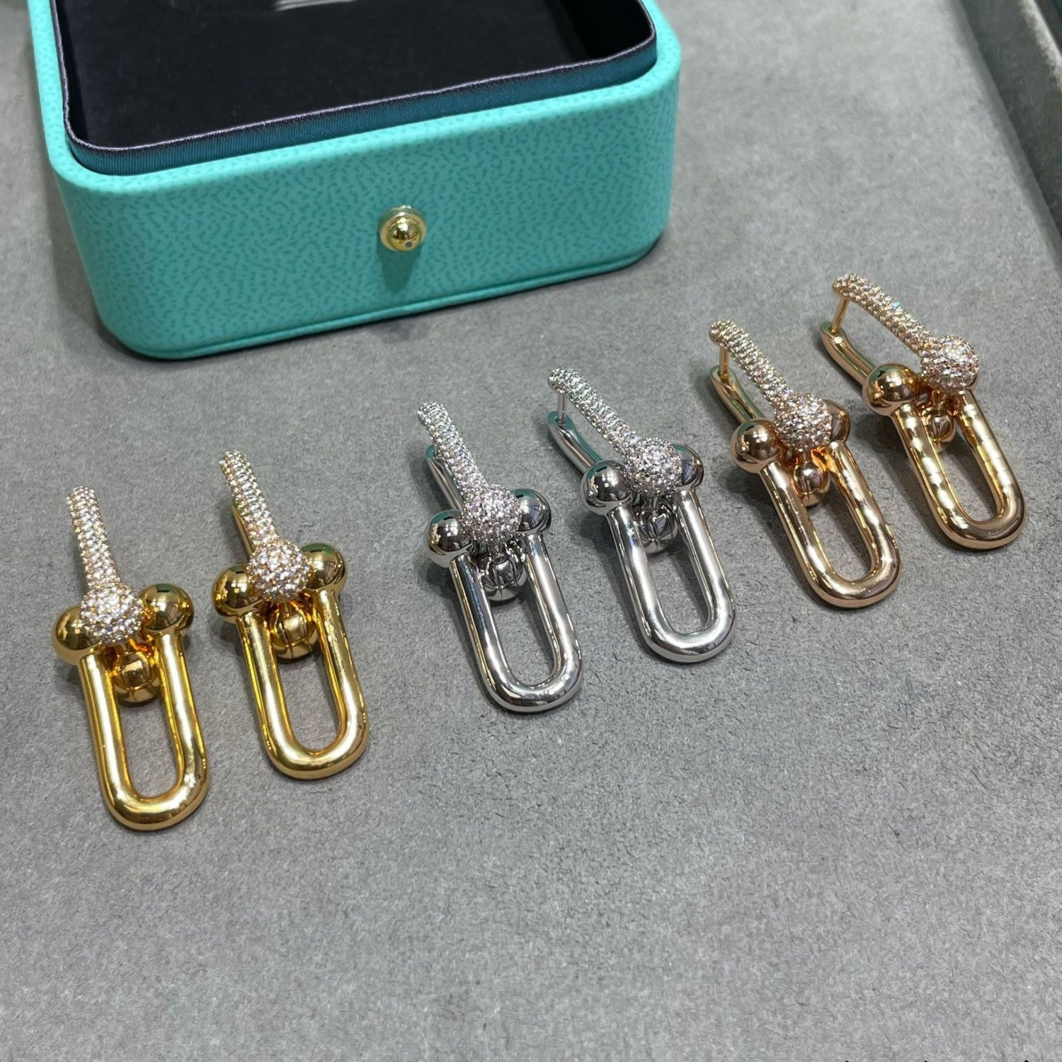 Double U-shaped horseshoe earrings/B-068
