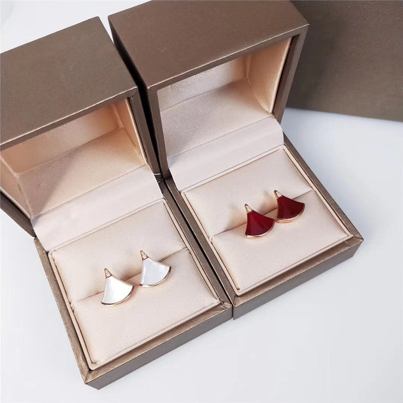 Small skirt fan earrings/B001