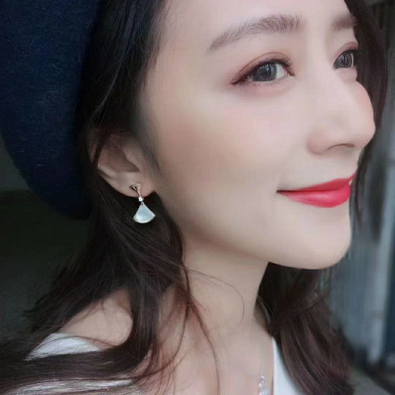 White Shell Skirt Fan-Shaped Earrings/B003