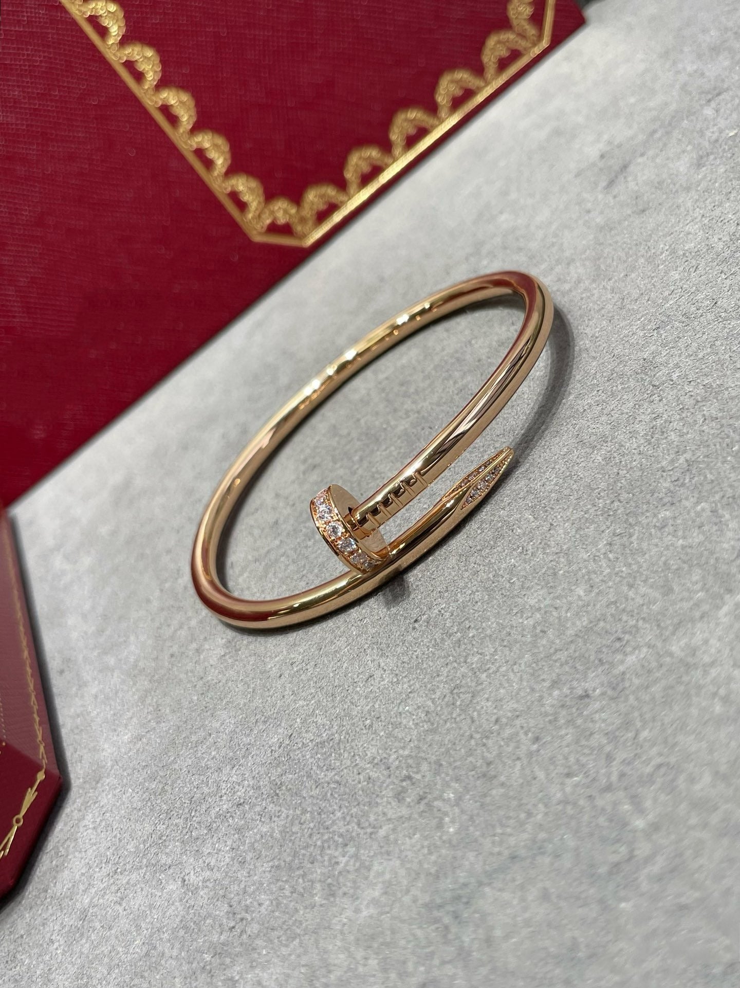 Classic Diamond Nail Bracelet / SZ-1019