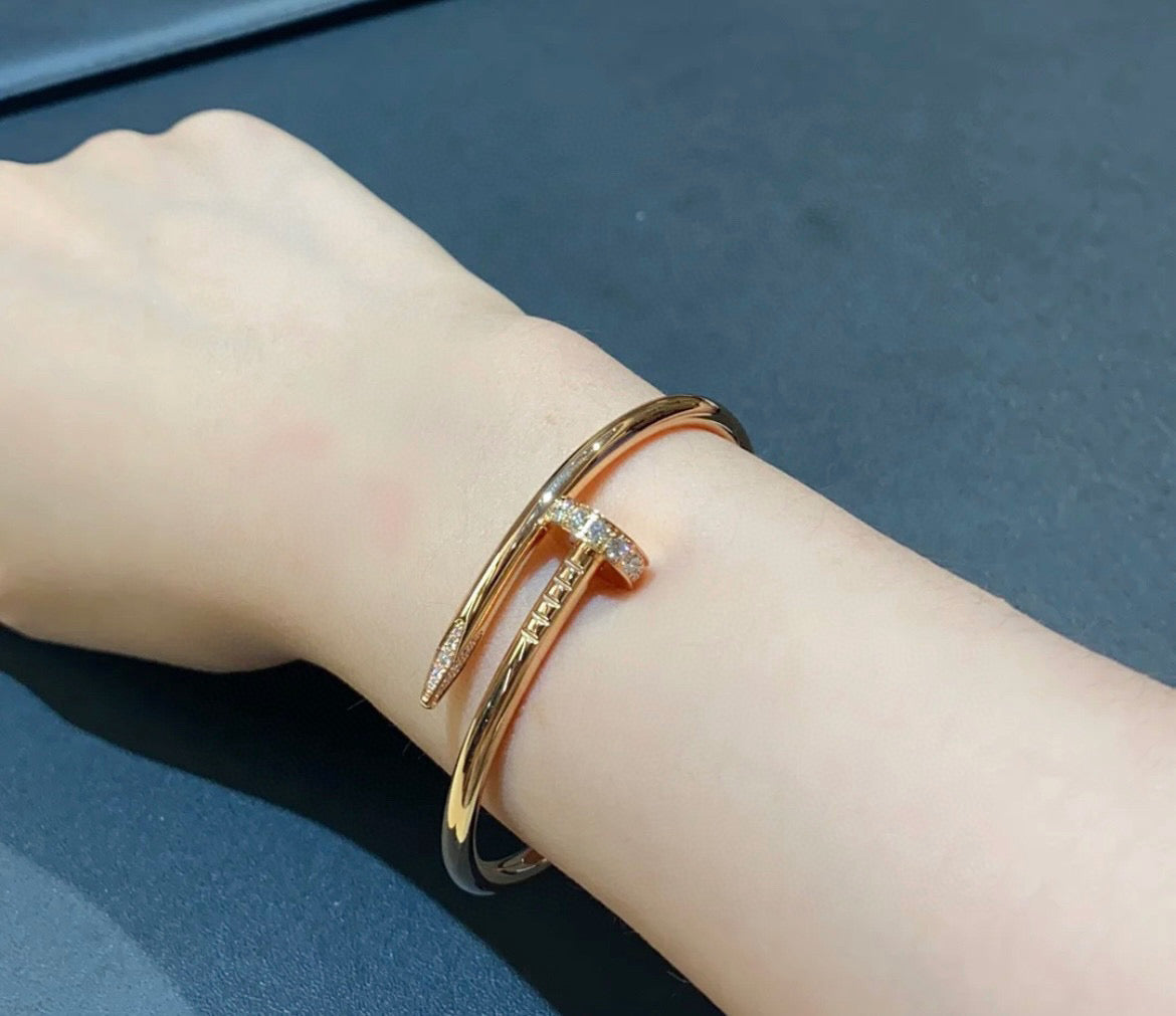 Classic Diamond Nail Bracelet / SZ-1019