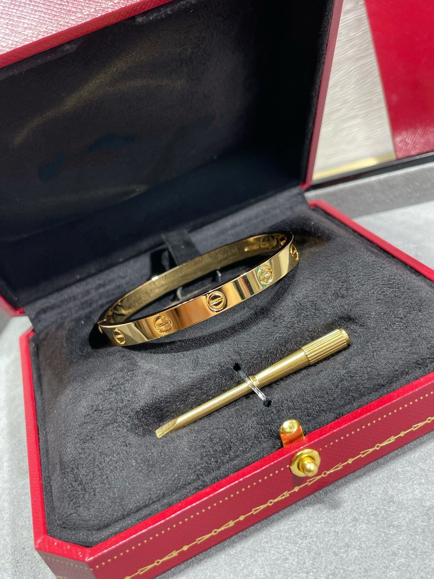 Classic love screw bracelet / SZ-1022