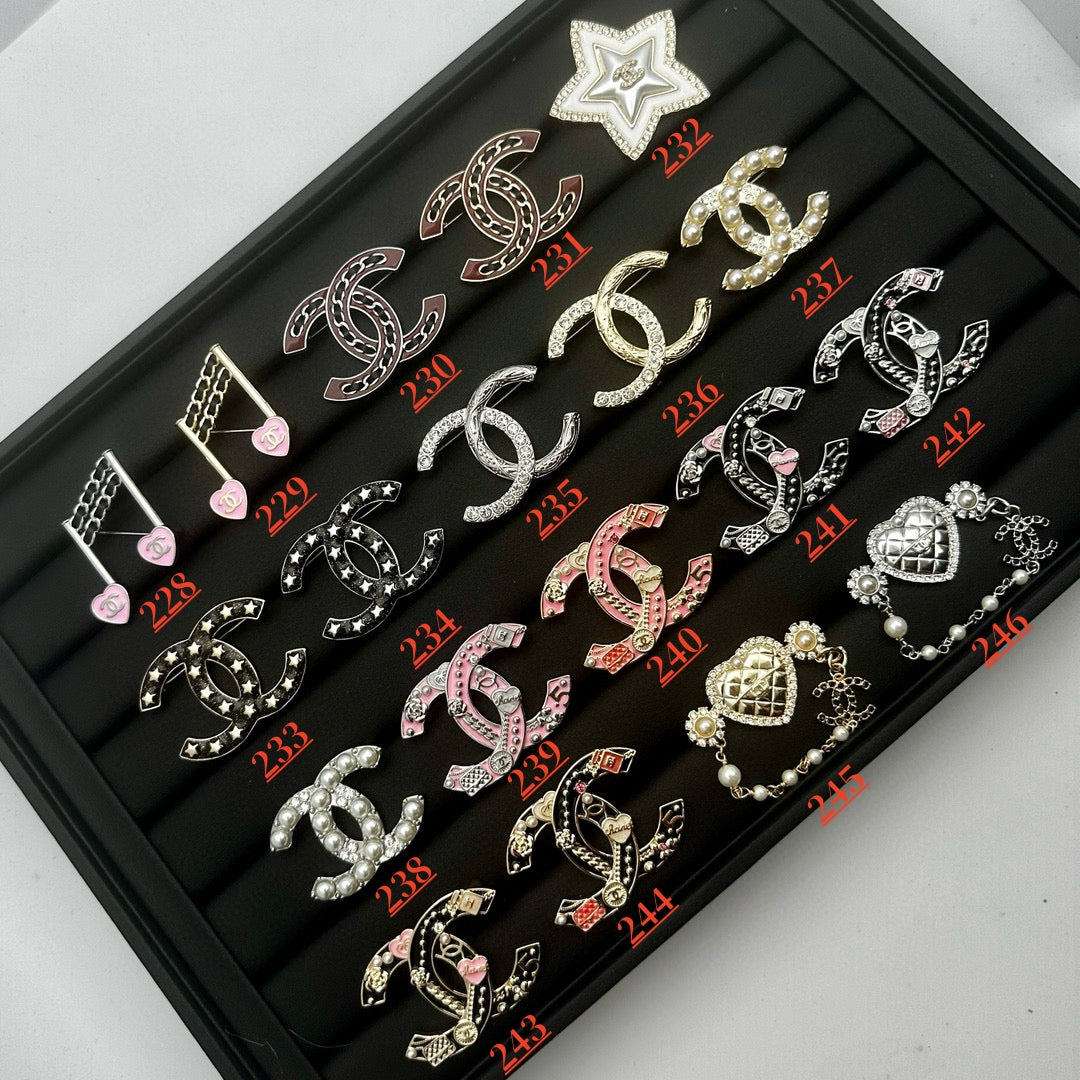 Double C Fashion Brooch/228-246