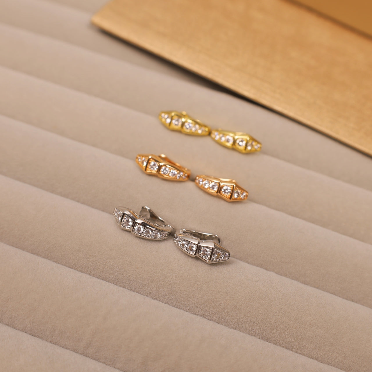 Snake Bone Earrings/B-056