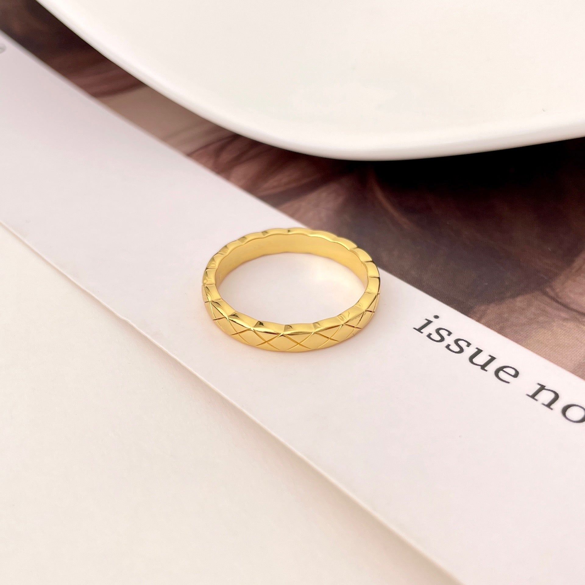 Diamond patterned ring/JZ-011