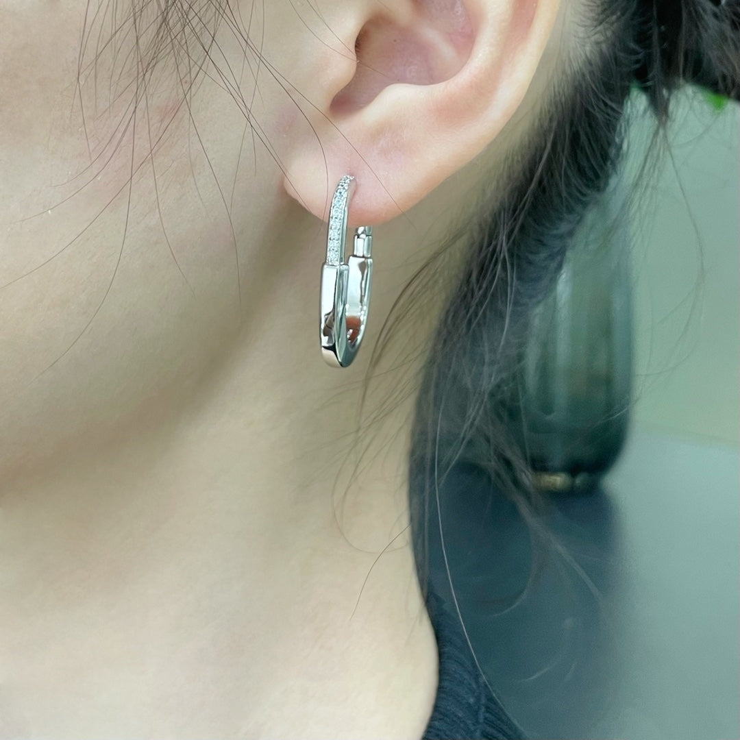 U-shaped earrings/B-073