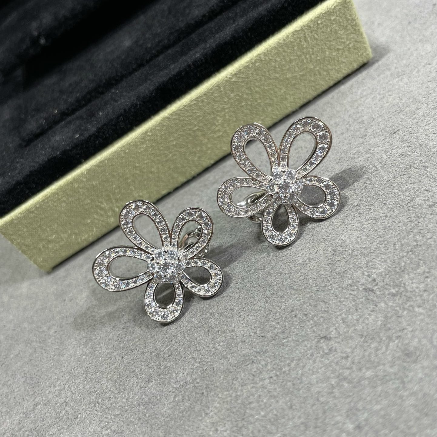 Five petal flower earrings/B-067