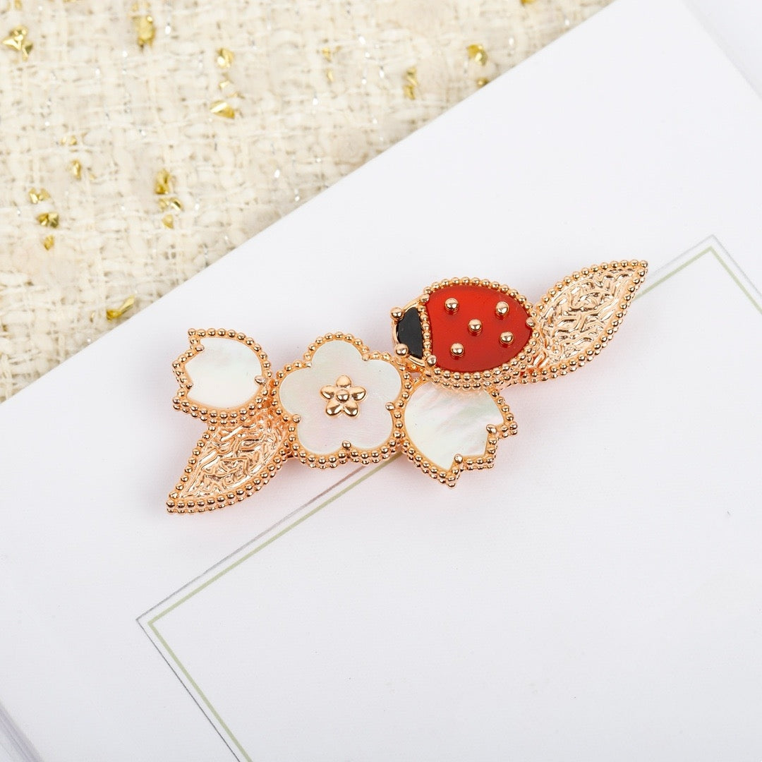 Ladybug brooch/B-106