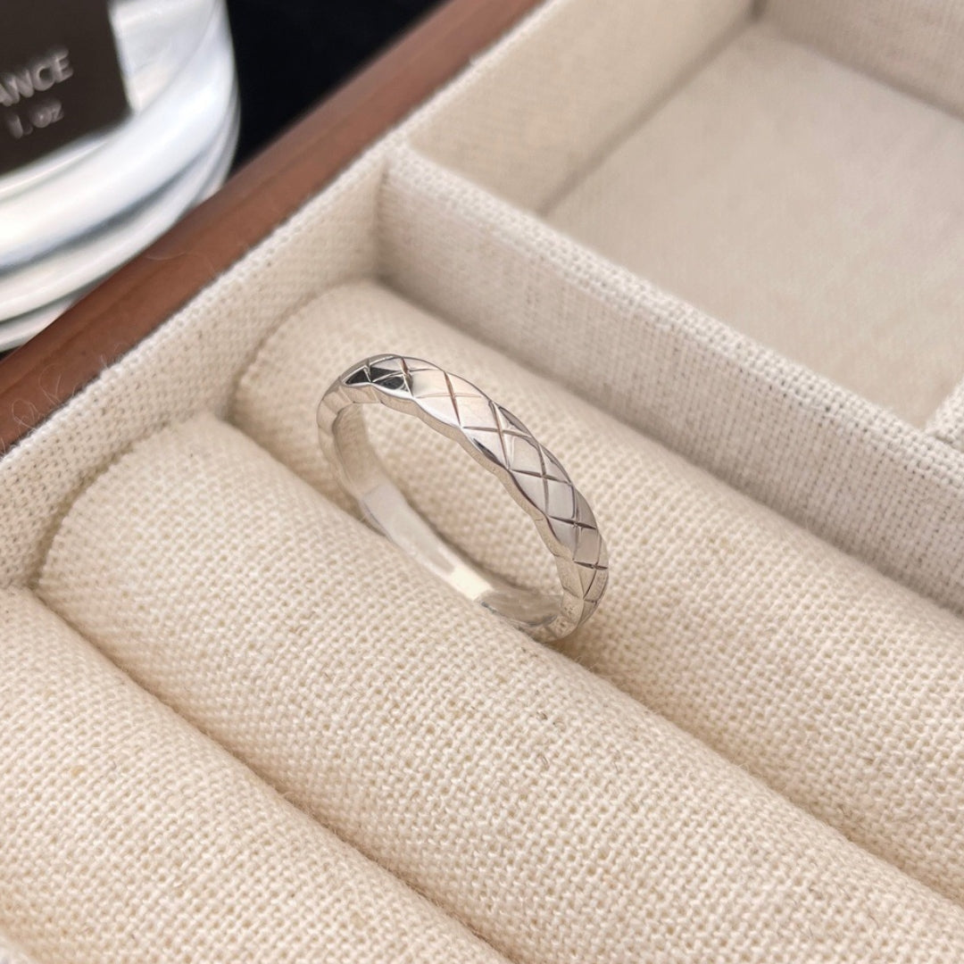 Diamond patterned ring/JZ-011