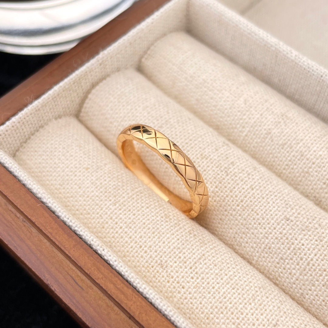 Diamond patterned ring/JZ-011