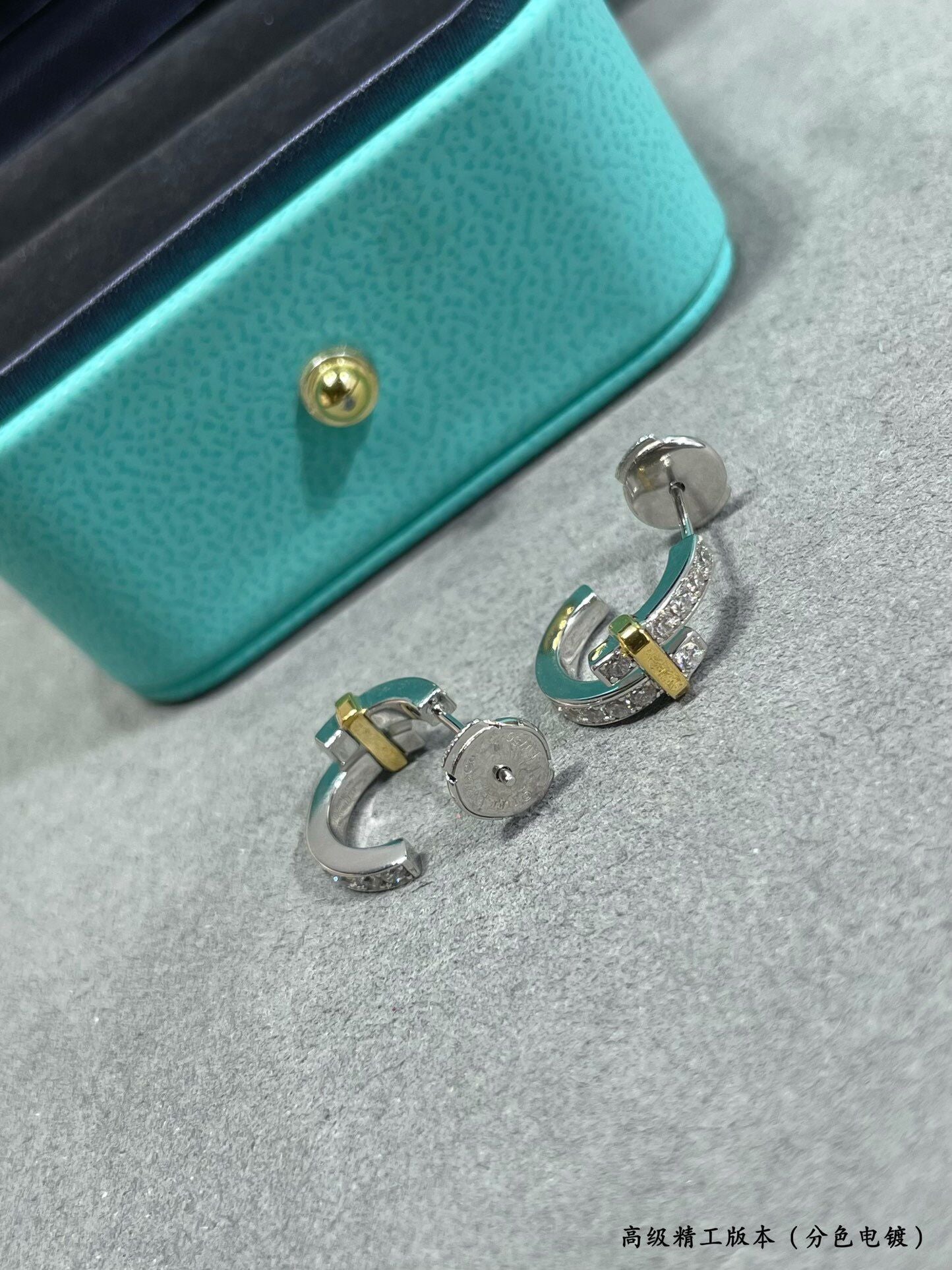 Cross wrap color separated earrings/B-065