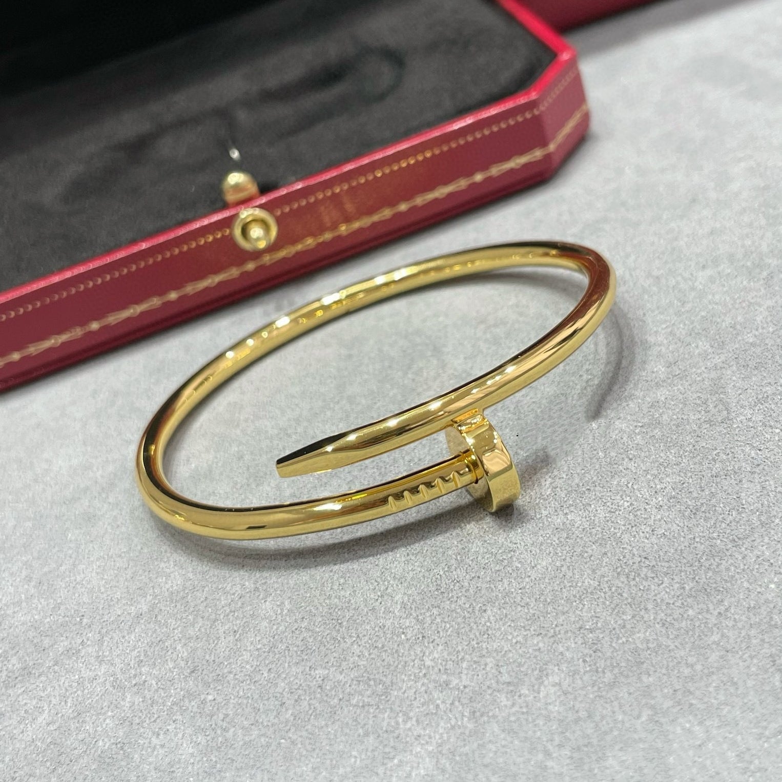 Classic plain nail bracelet /SZ-1013